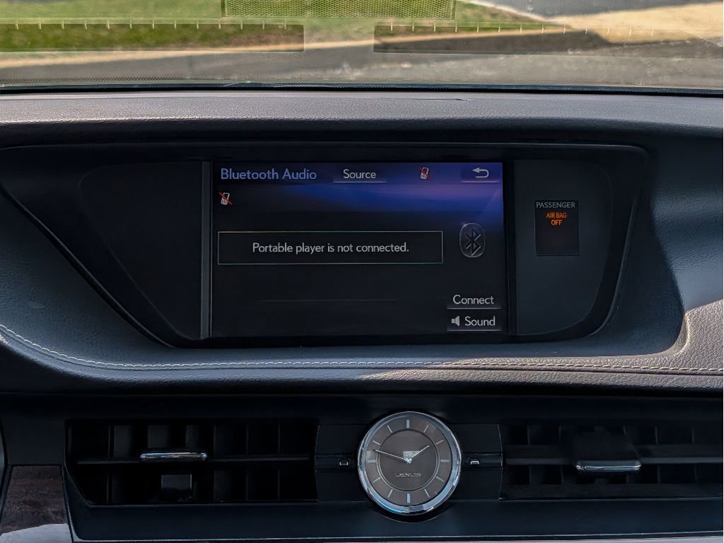 Used 2017 Lexus ES 350 w/ Luxury Package image 22