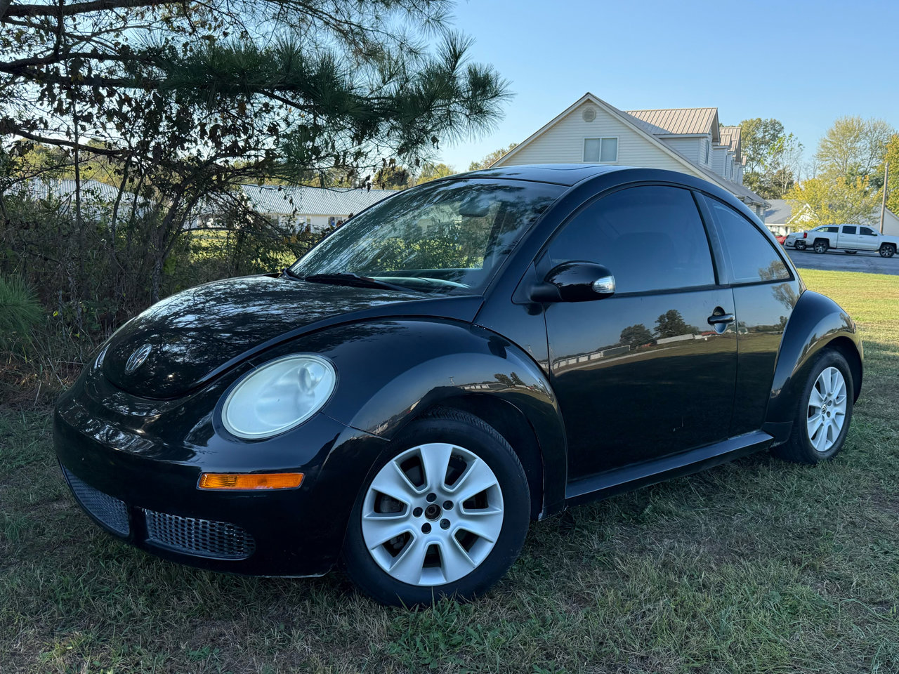 Used 2009 Volkswagen Beetle S image 4
