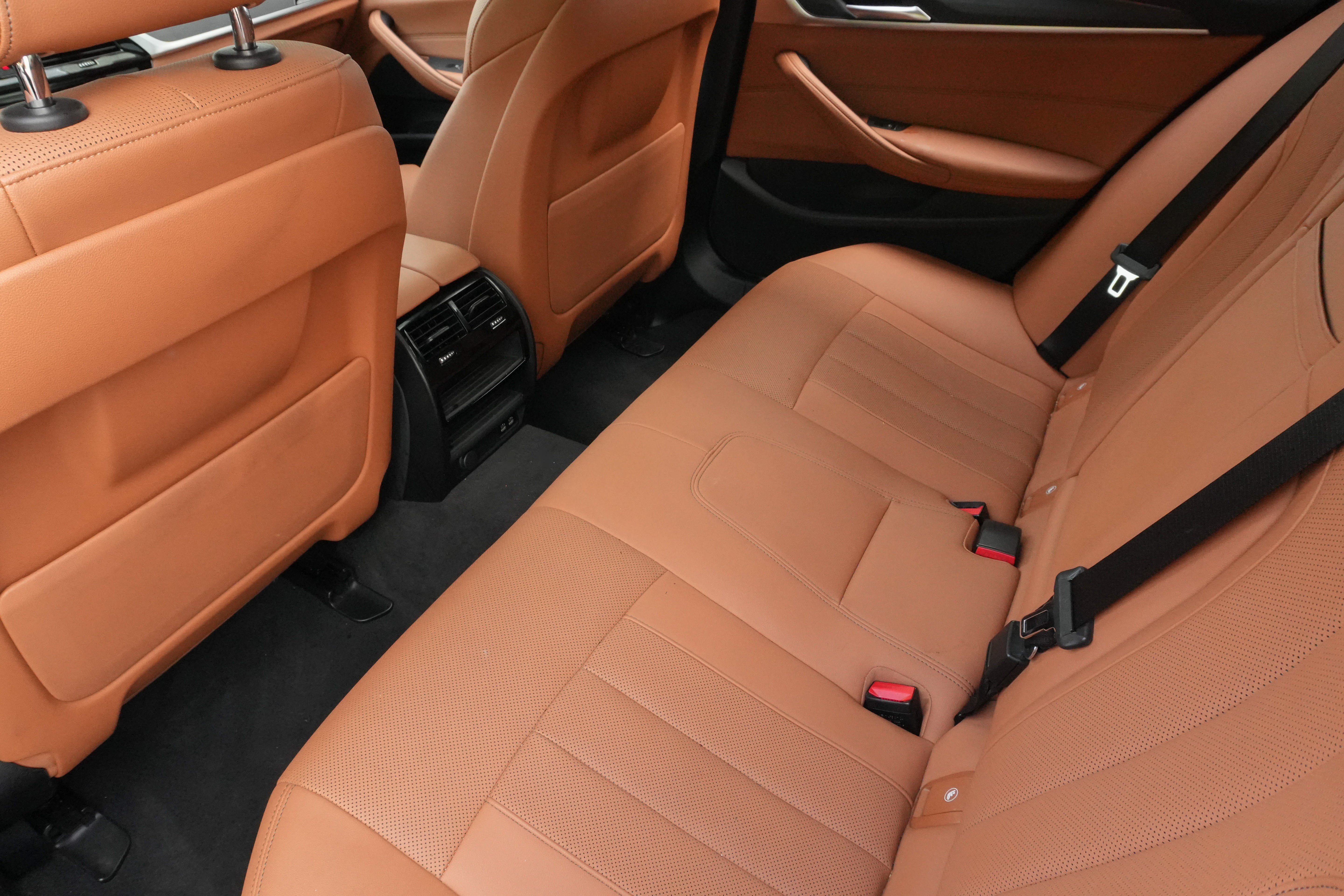 Used 2023 BMW 540i w/ M Sport Package RWD image 29