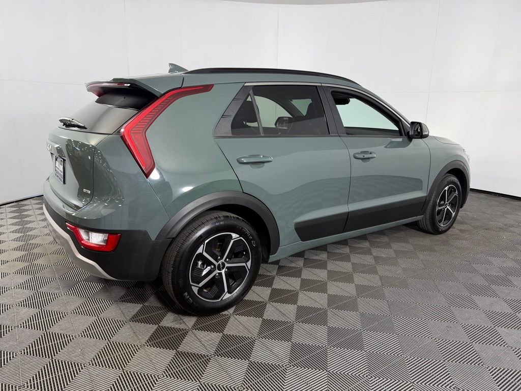 Used 2023 Kia Niro EX image 6
