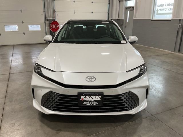 New 2026 Toyota Camry Hybrid image 2