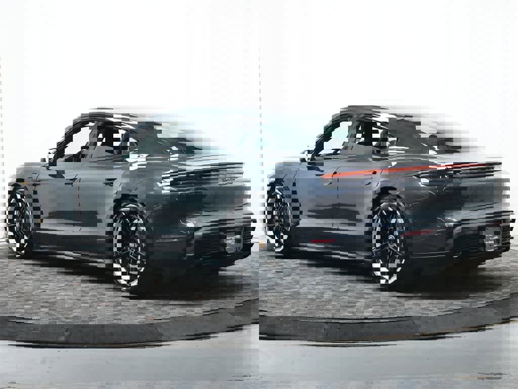 Used 2020 Porsche Taycan Turbo image 3