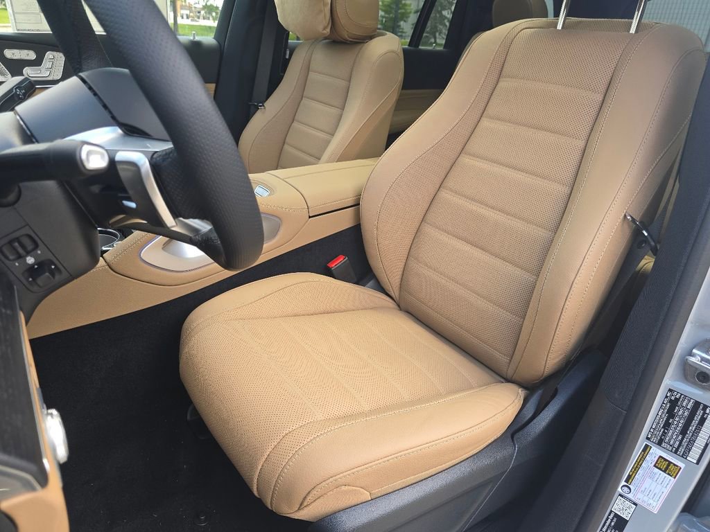 New 2026 Mercedes-Benz GLS 450 4MATIC image 25