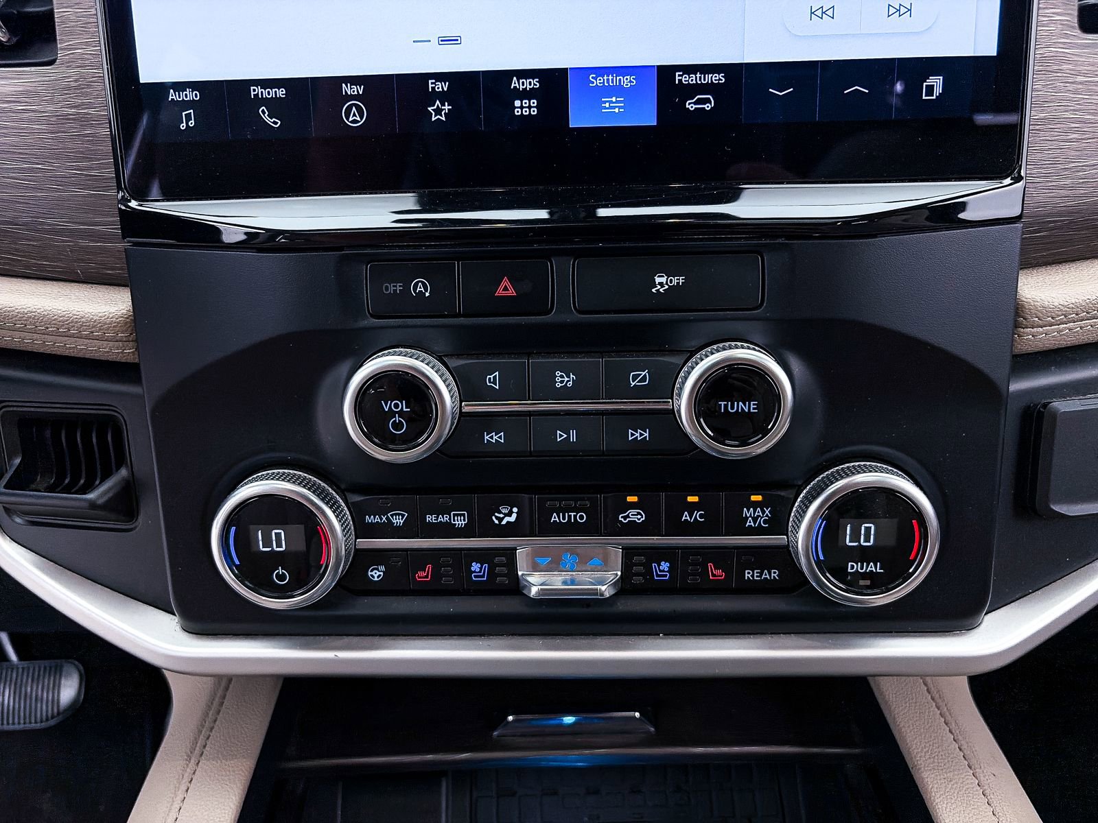 Used 2024 Ford Expedition Max Limited image 26