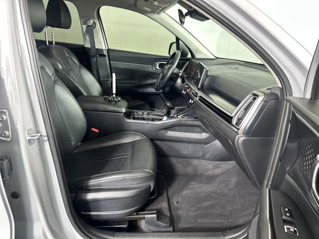 Used 2024 Kia Sorento S w/ Panoramic Sunroof Package image 28