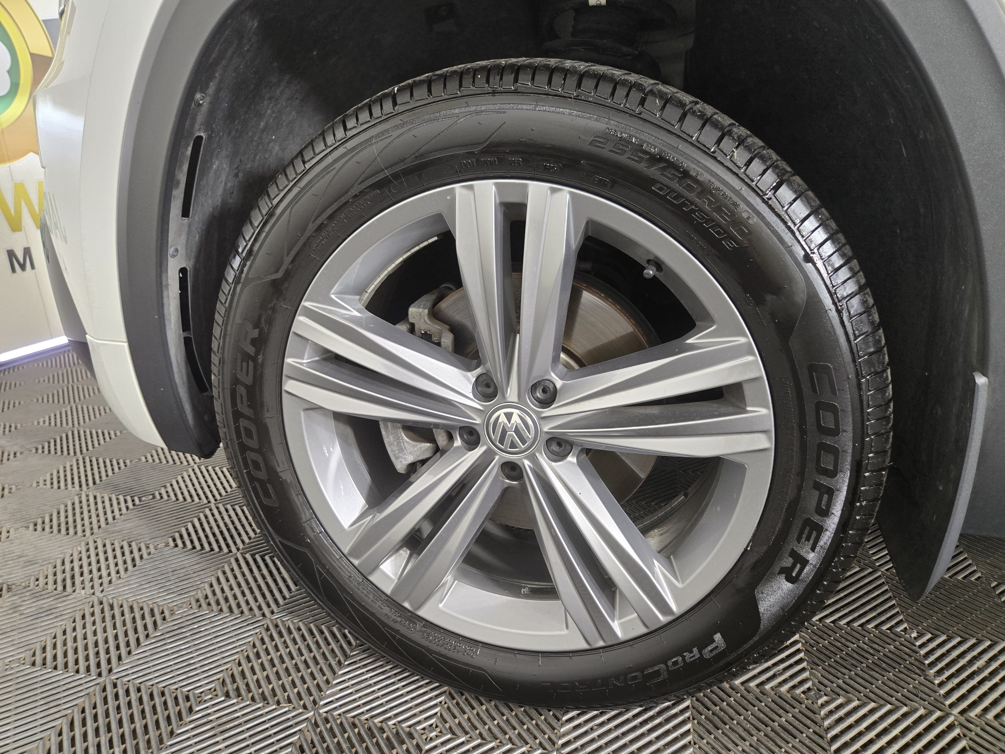 Used 2018 Volkswagen Atlas SE AWD/4WD image 34