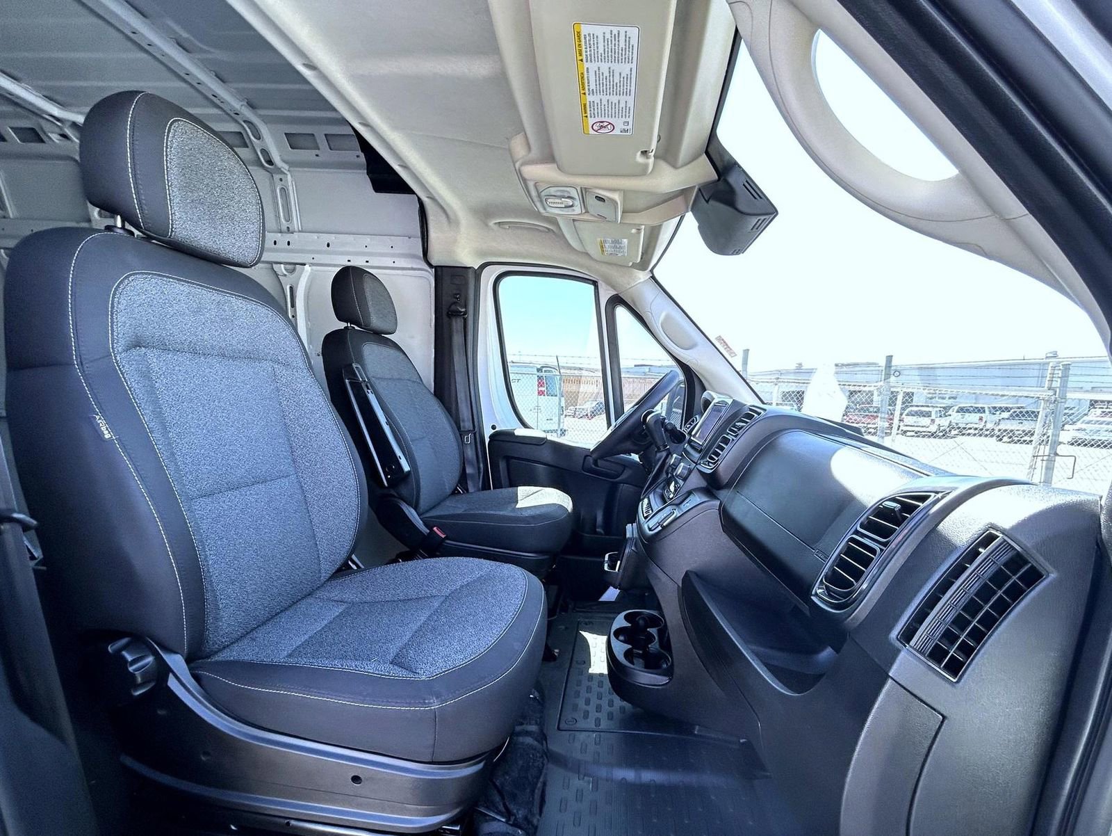 Used 2024 RAM ProMaster 2500 w/ Storage Group FWD image 16