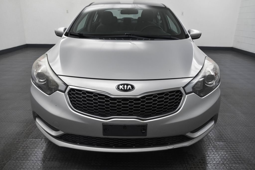 Used 2016 Kia Forte LX image 2