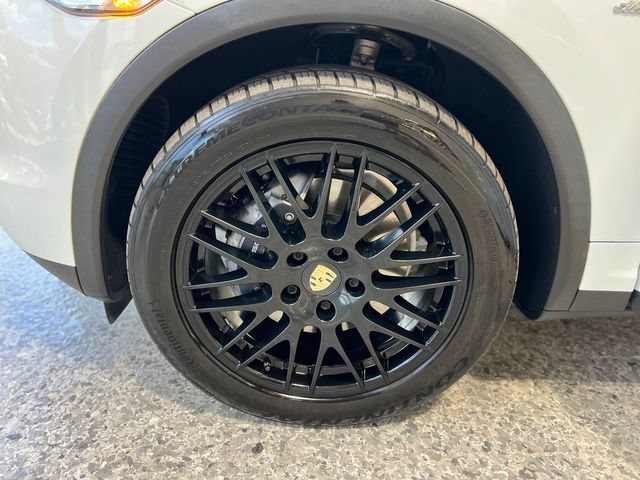 Used 2014 Porsche Cayenne Diesel AWD/4WD image 42