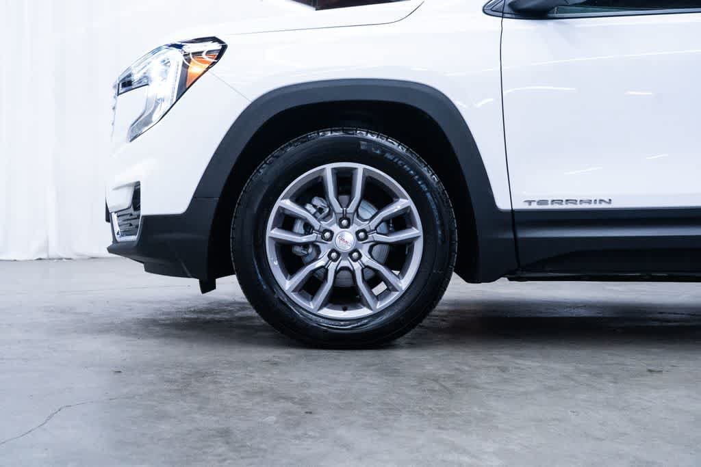 Used 2024 GMC Terrain SLT AWD/4WD image 7