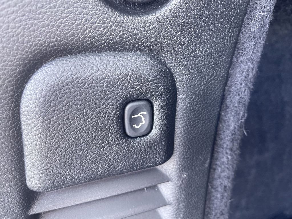 Used 2024 Dodge Durango GT image 16