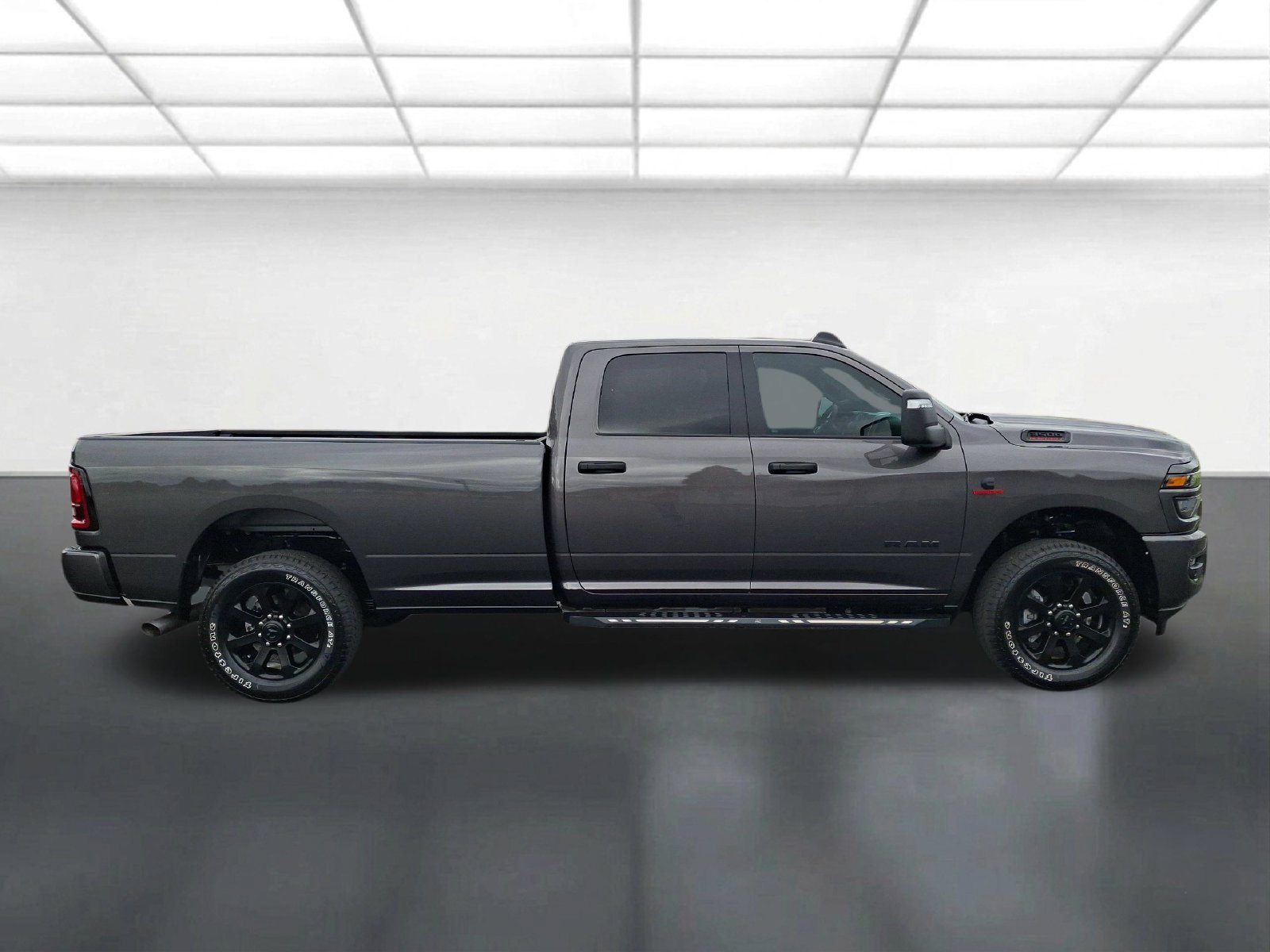Certified 2026 RAM 3500 Big Horn AWD/4WD image 2