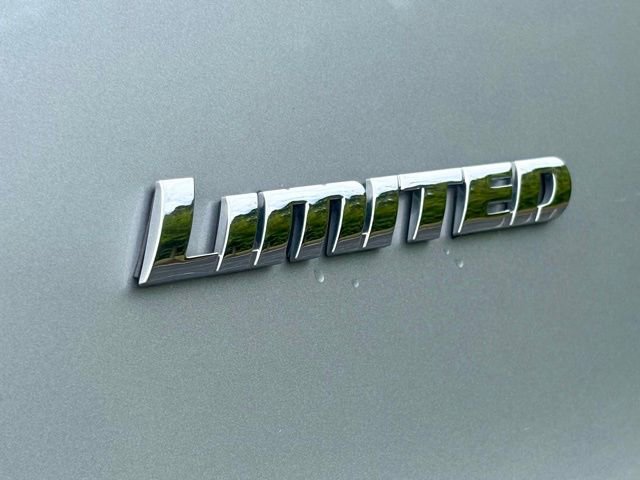 Used 2019 Toyota 4Runner Limited AWD/4WD image 14
