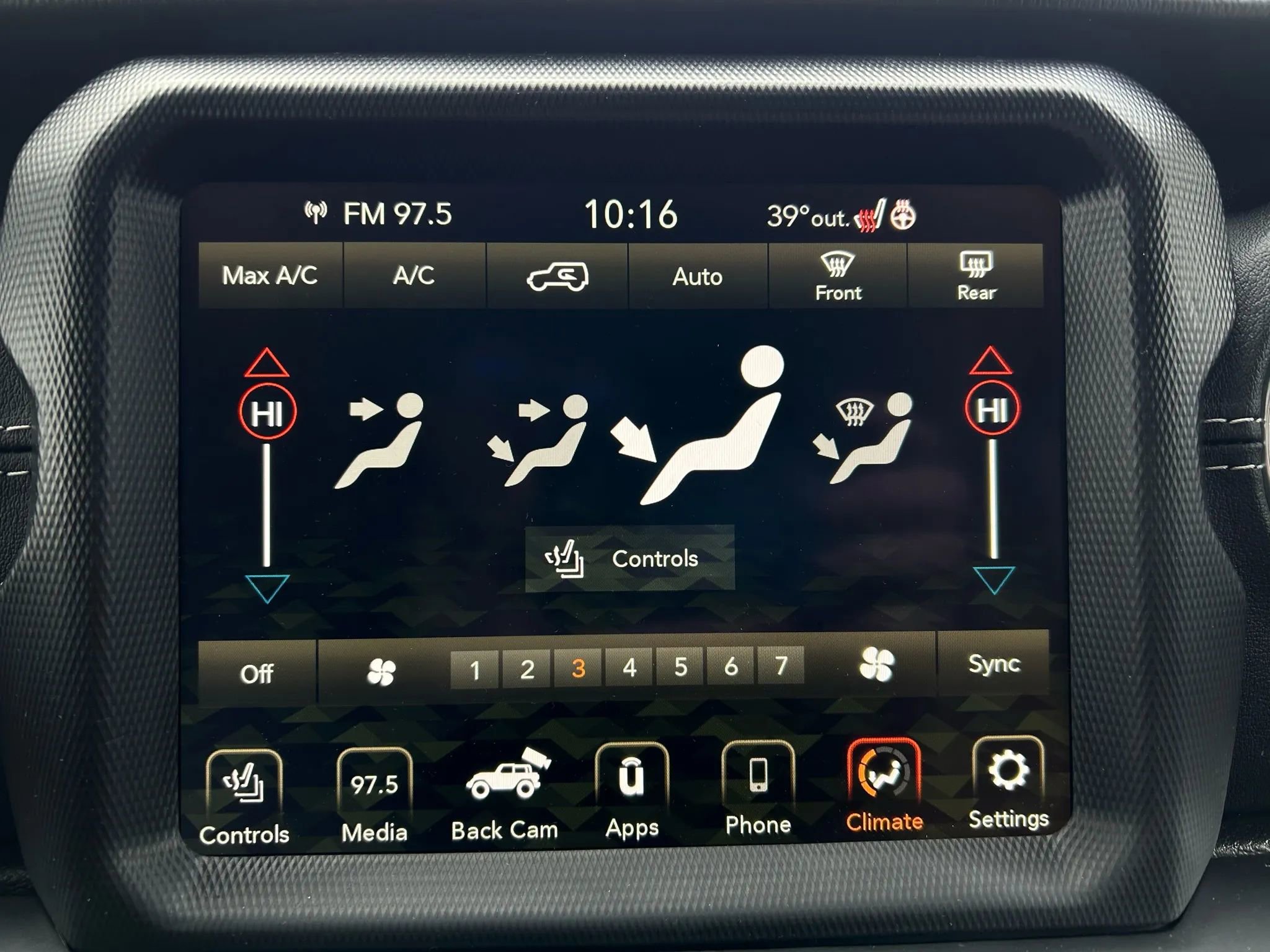 Used 2022 Jeep Wrangler Unlimited Sahara w/ Cold Weather Group image 20