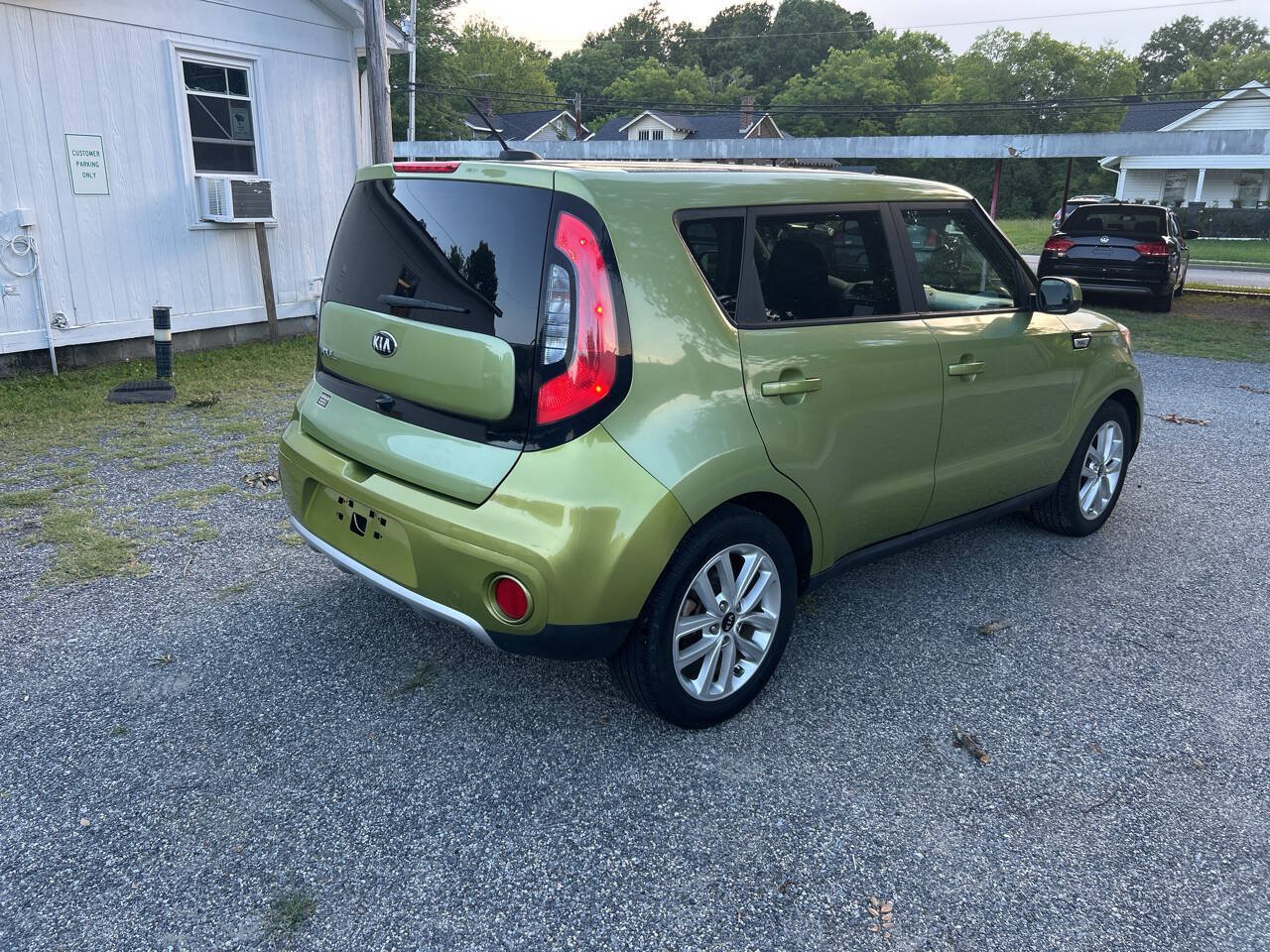 Used 2017 Kia Soul + FWD image 6
