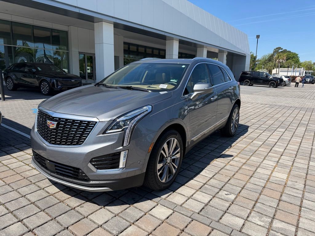 Used 2020 Cadillac XT5 Premium Luxury w/ Platinum Package AWD/4WD image 2