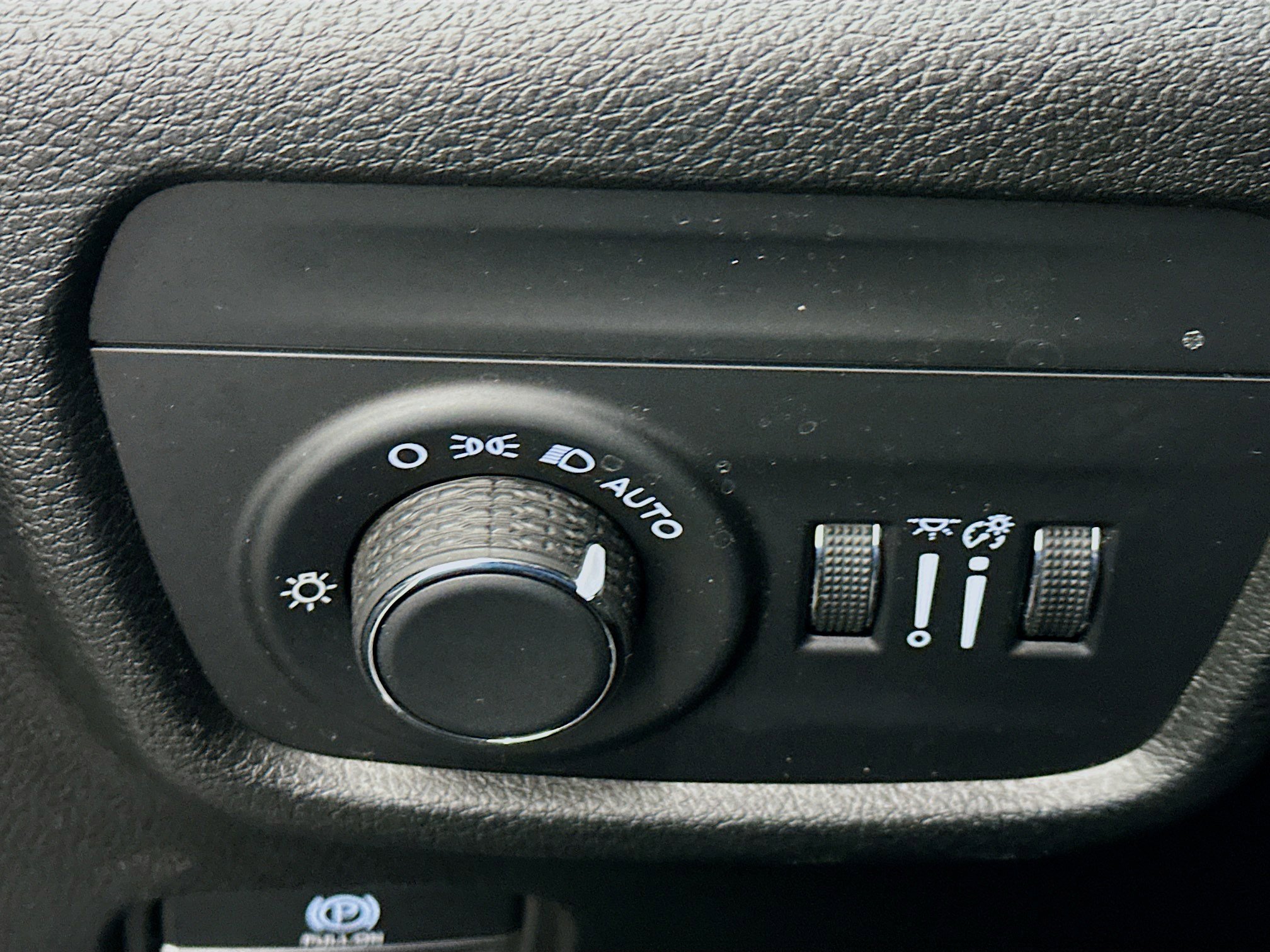 Used 2023 Jeep Grand Cherokee L Laredo image 17