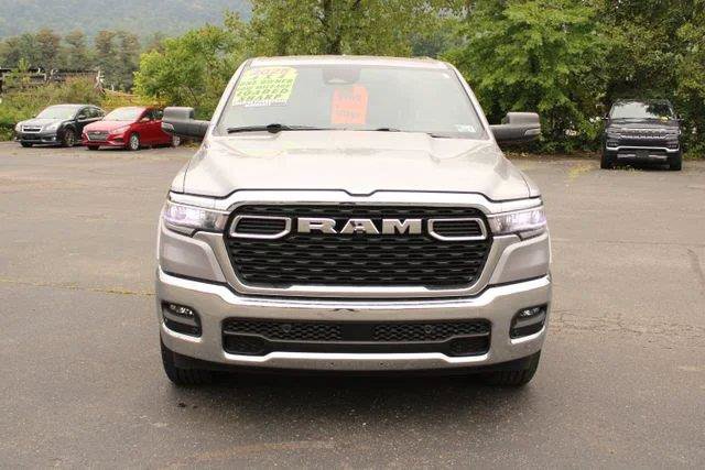 Used 2025 RAM 1500 Big Horn AWD/4WD image 3