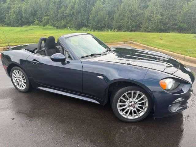 Used 2018 FIAT 124 Spider Classica w/ Technology Group RWD image 11