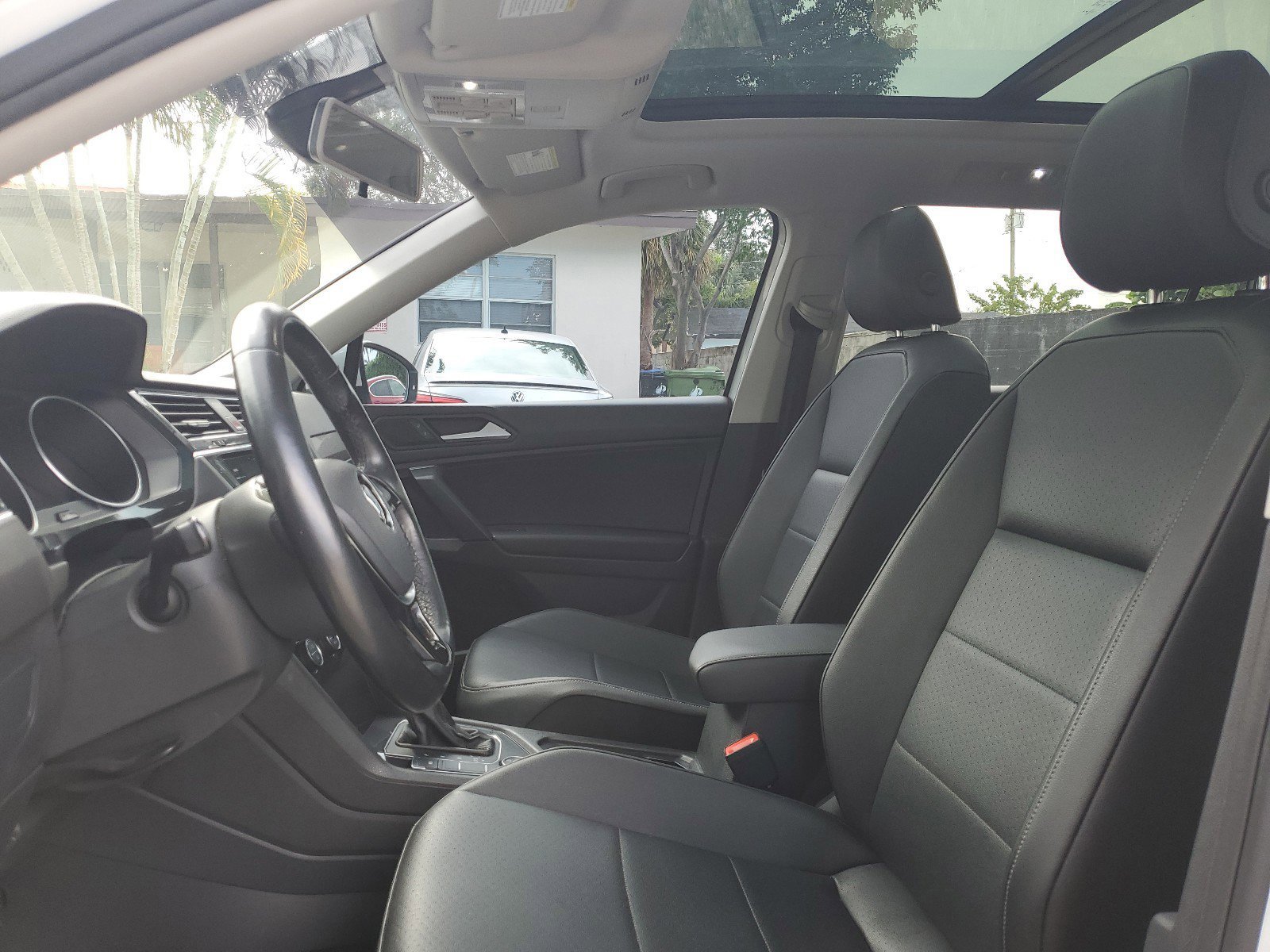 Used 2019 Volkswagen Tiguan SE w/ Panoramic Sunroof Package image 16