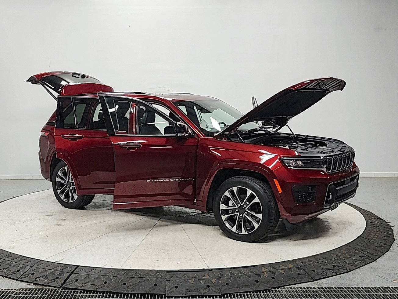 Used 2023 Jeep Grand Cherokee Overland AWD/4WD image 18