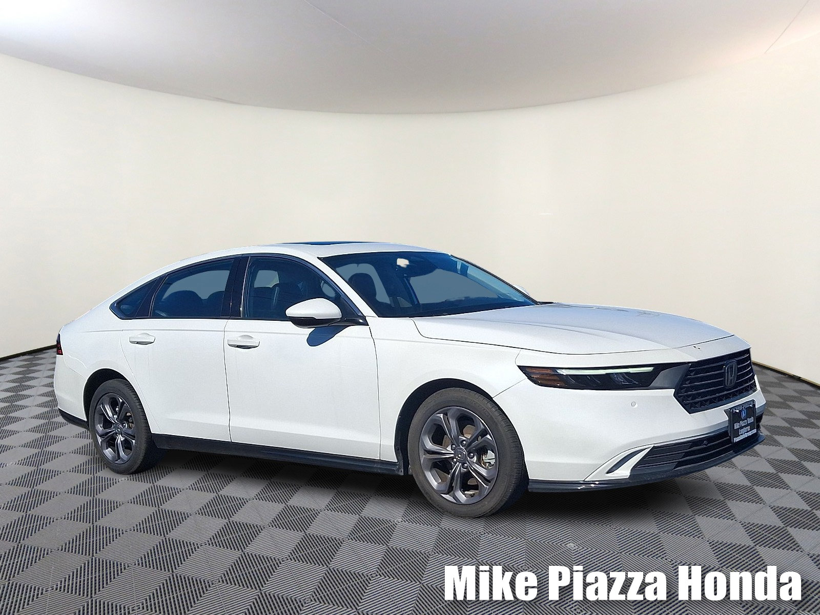 Used 2024 Honda Accord EX-L image 1