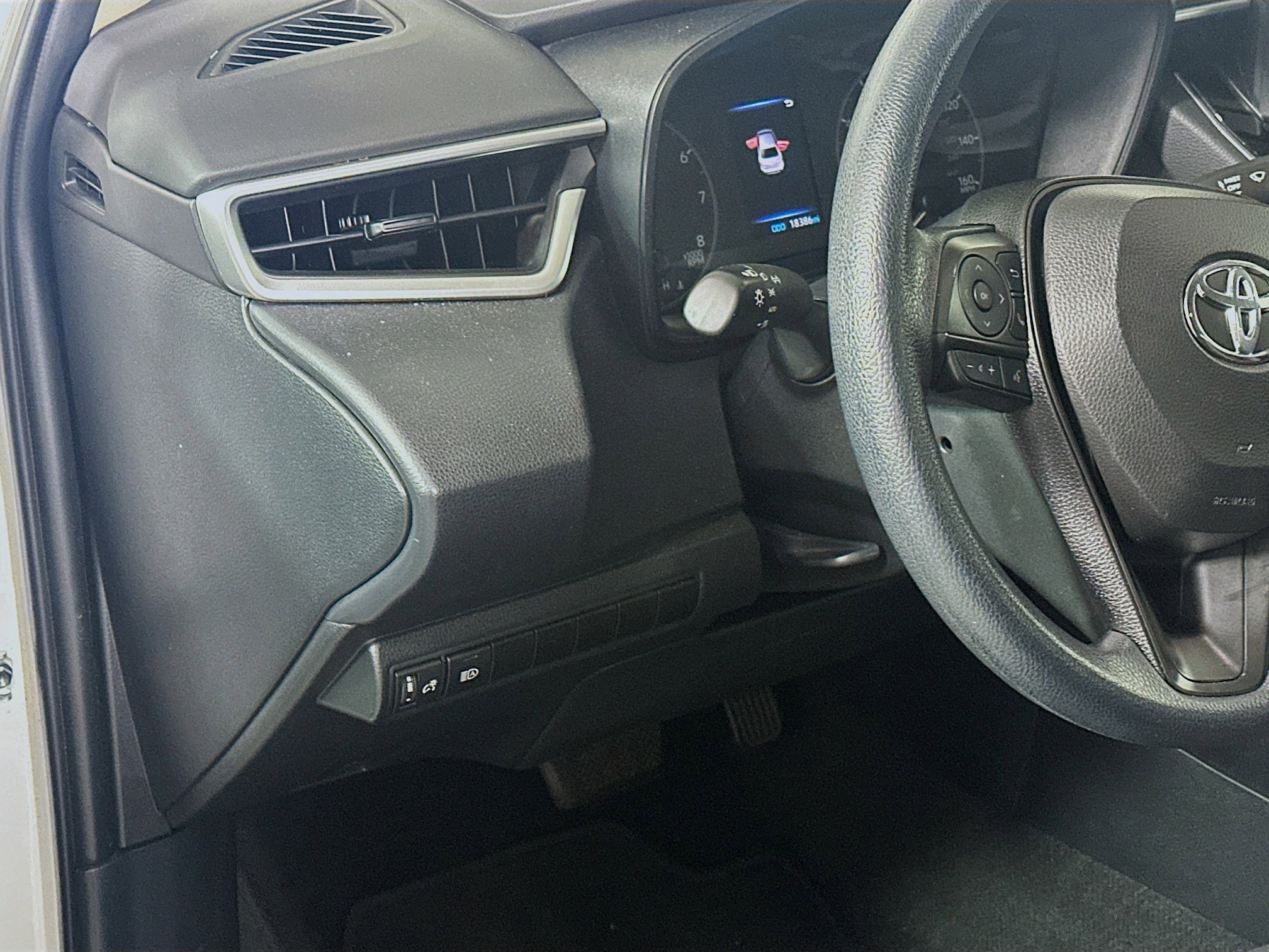 Used 2024 Toyota Corolla LE FWD image 16