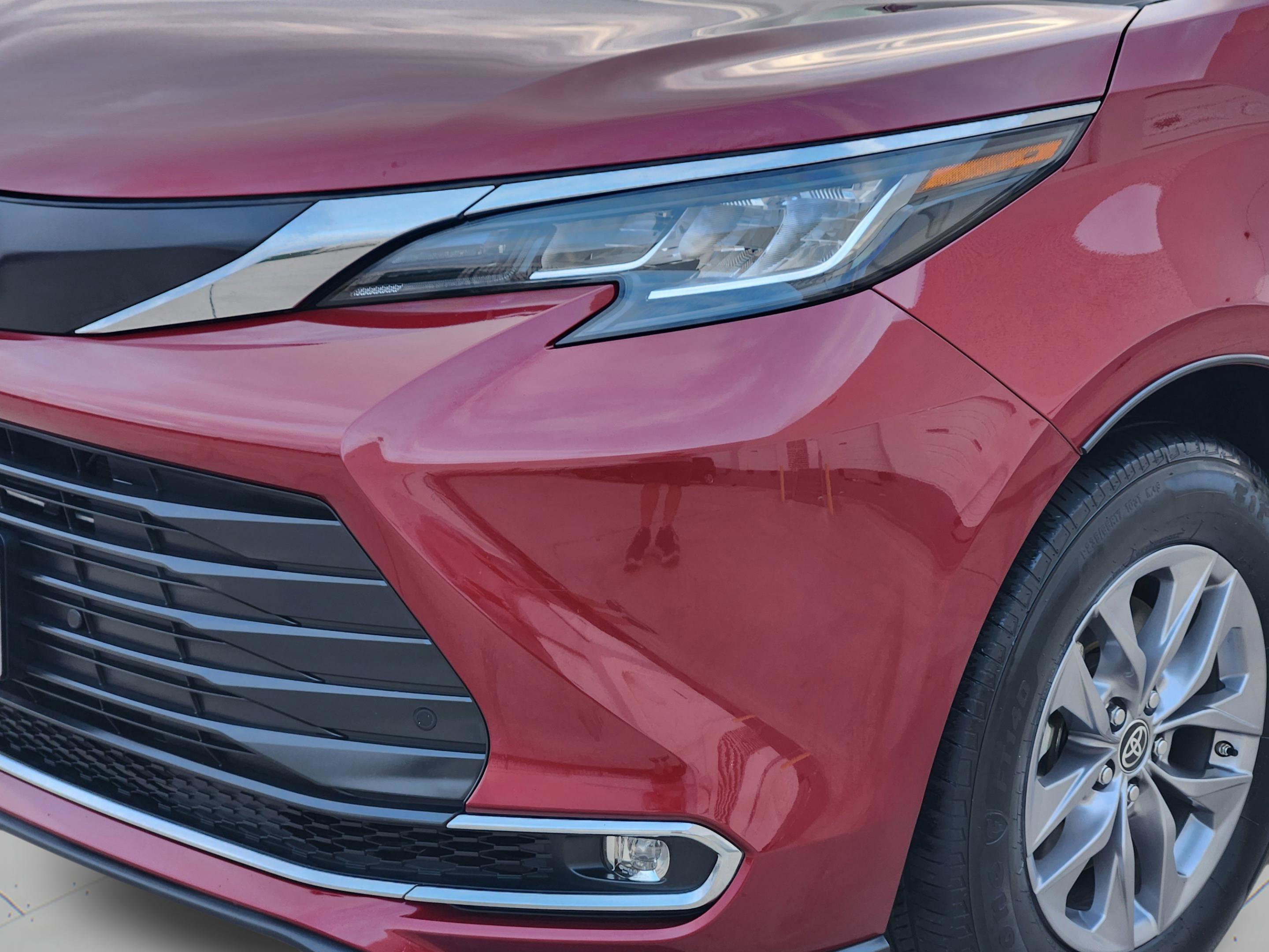 Used 2021 Toyota Sienna XLE FWD image 29