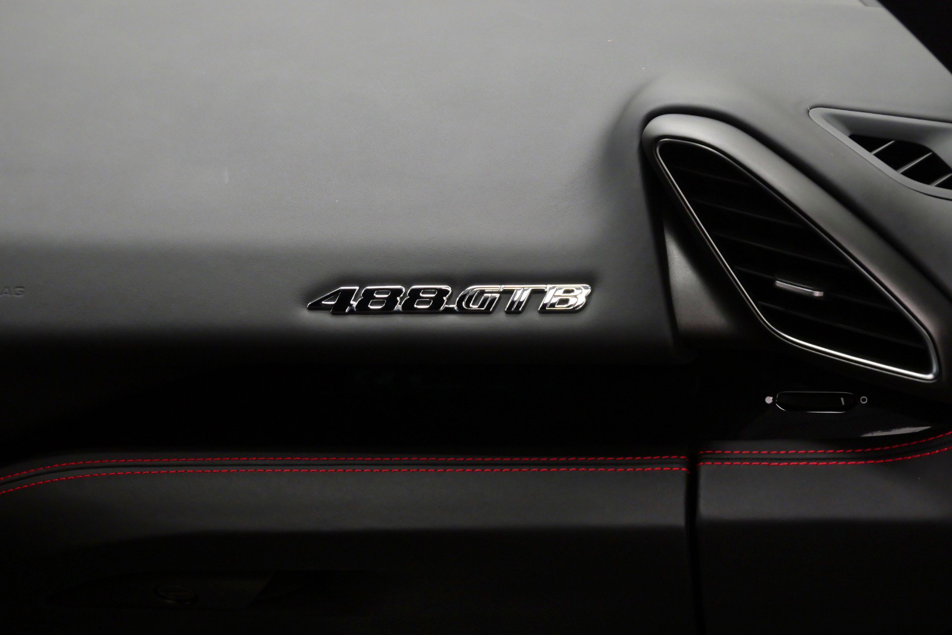 Used 2018 Ferrari 488 GTB image 32