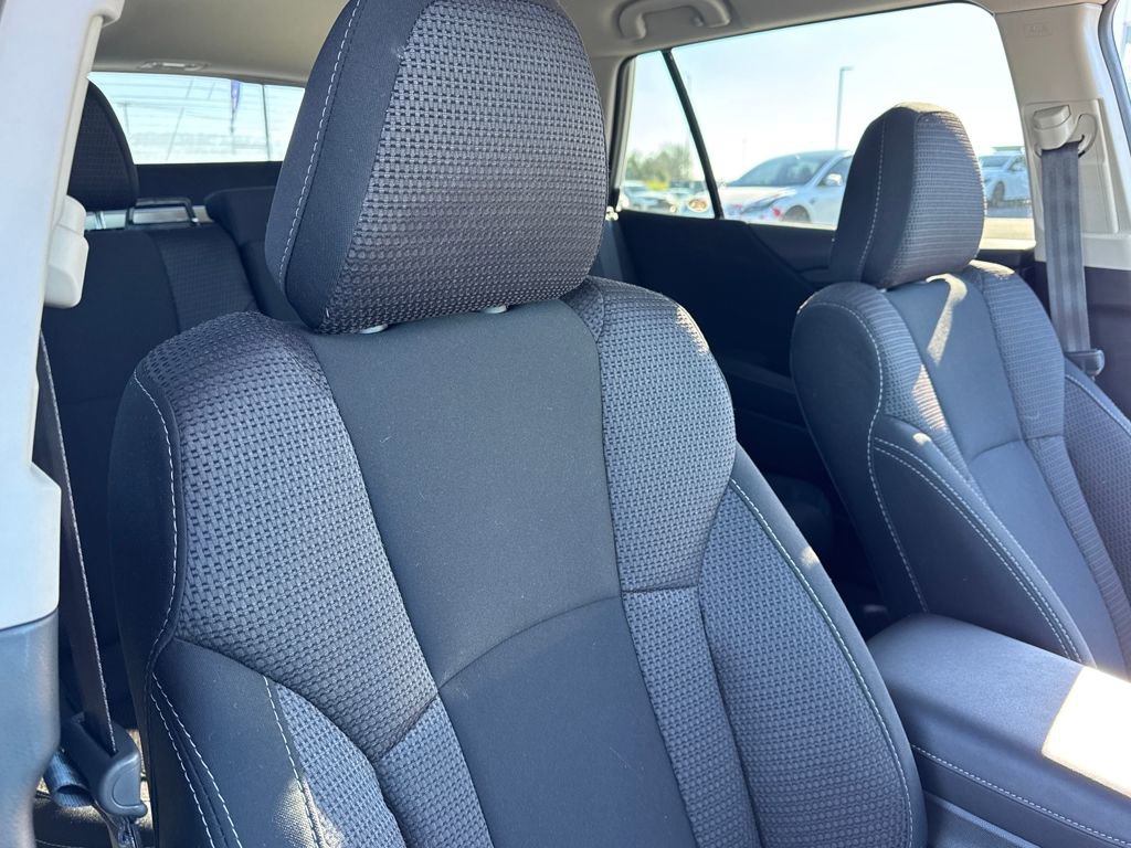 Used 2025 Subaru Outback Premium image 28