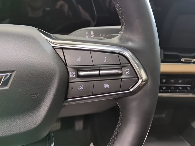 Used 2025 Chevrolet Equinox ACTIV w/ Safety and Technology Package AWD/4WD image 22