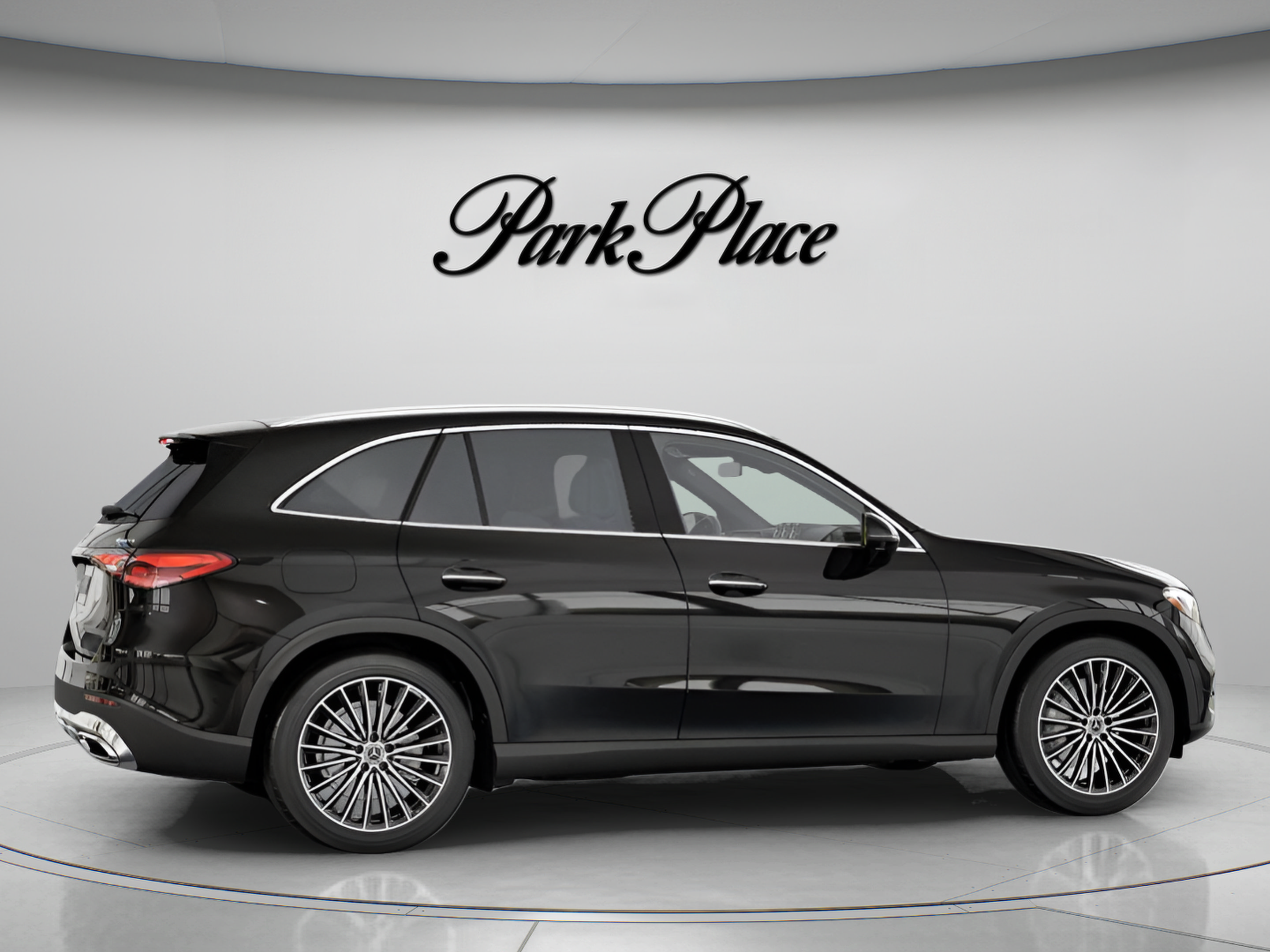 Used 2026 Mercedes-Benz GLC 300 4MATIC image 24