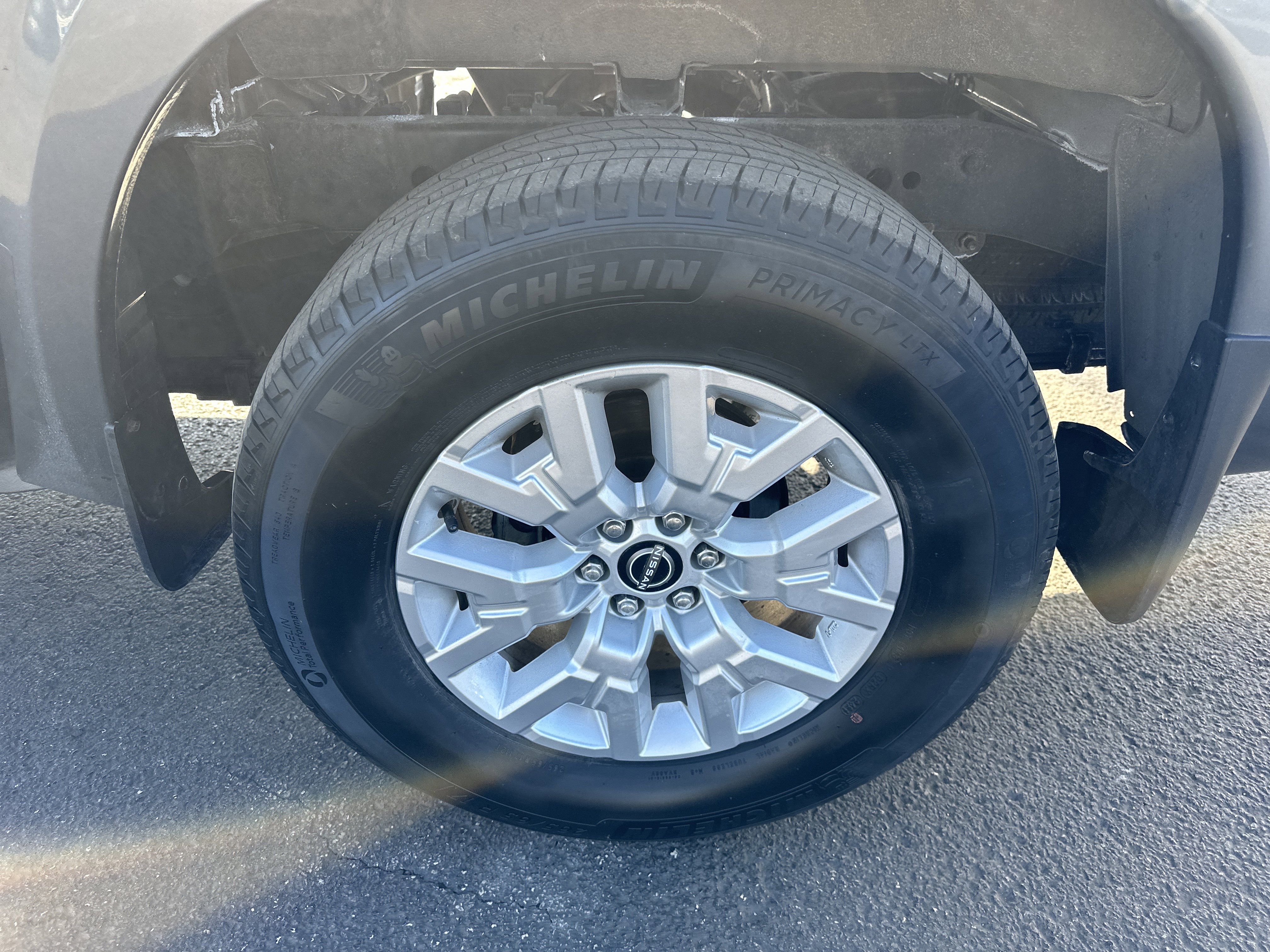 Used 2022 Nissan Frontier SV image 11