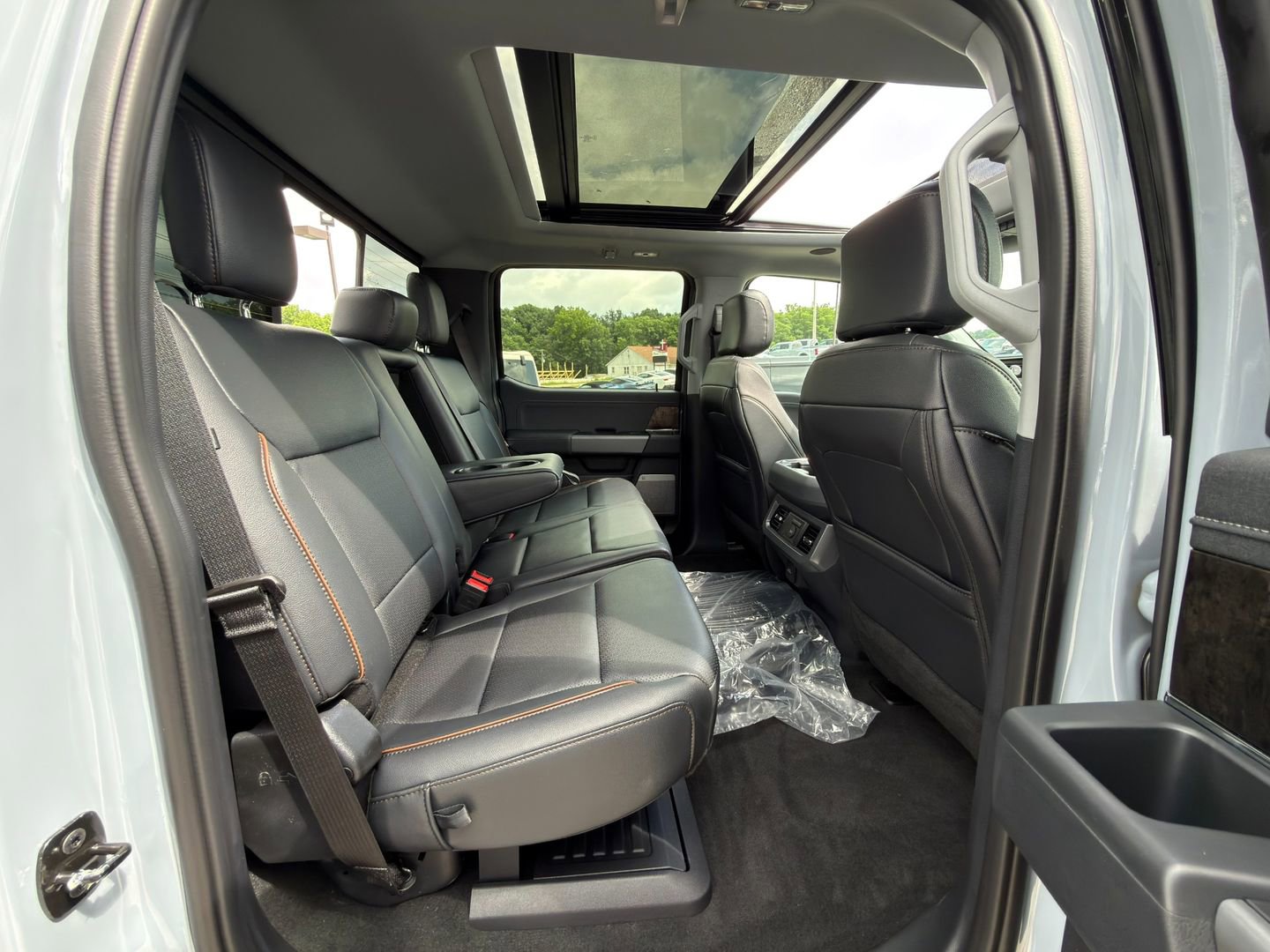 New 2026 Ford F350 Lariat w/ Tremor Off-Road Package AWD/4WD image 11
