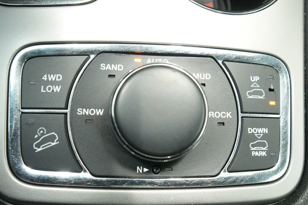 Used 2018 Jeep Grand Cherokee High Altitude image 38