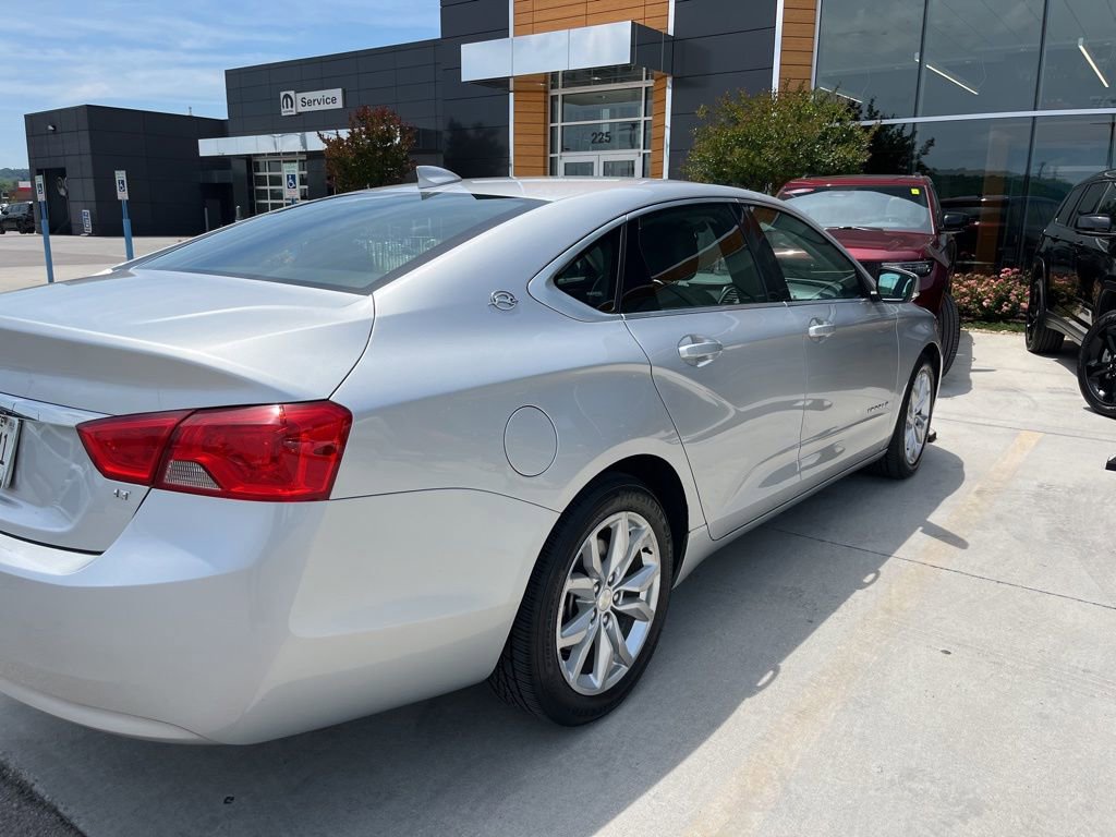Used 2016 Chevrolet Impala LT FWD image 3