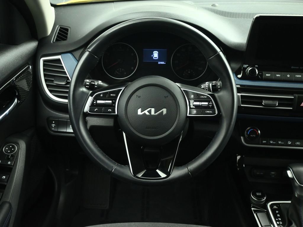 Certified 2022 Kia Seltos S image 34