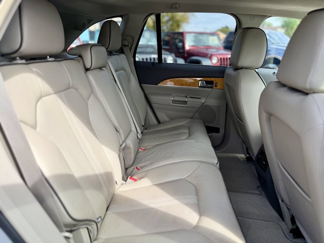 Used 2013 Lincoln MKX AWD image 10