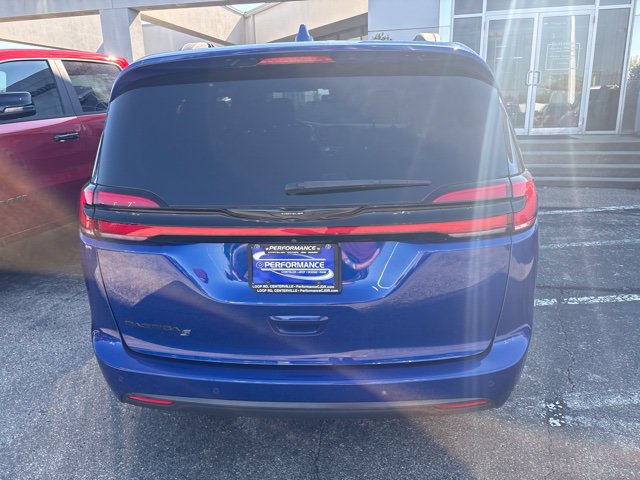 Used 2021 Chrysler Pacifica Touring w/ S Appearance Package FWD image 5