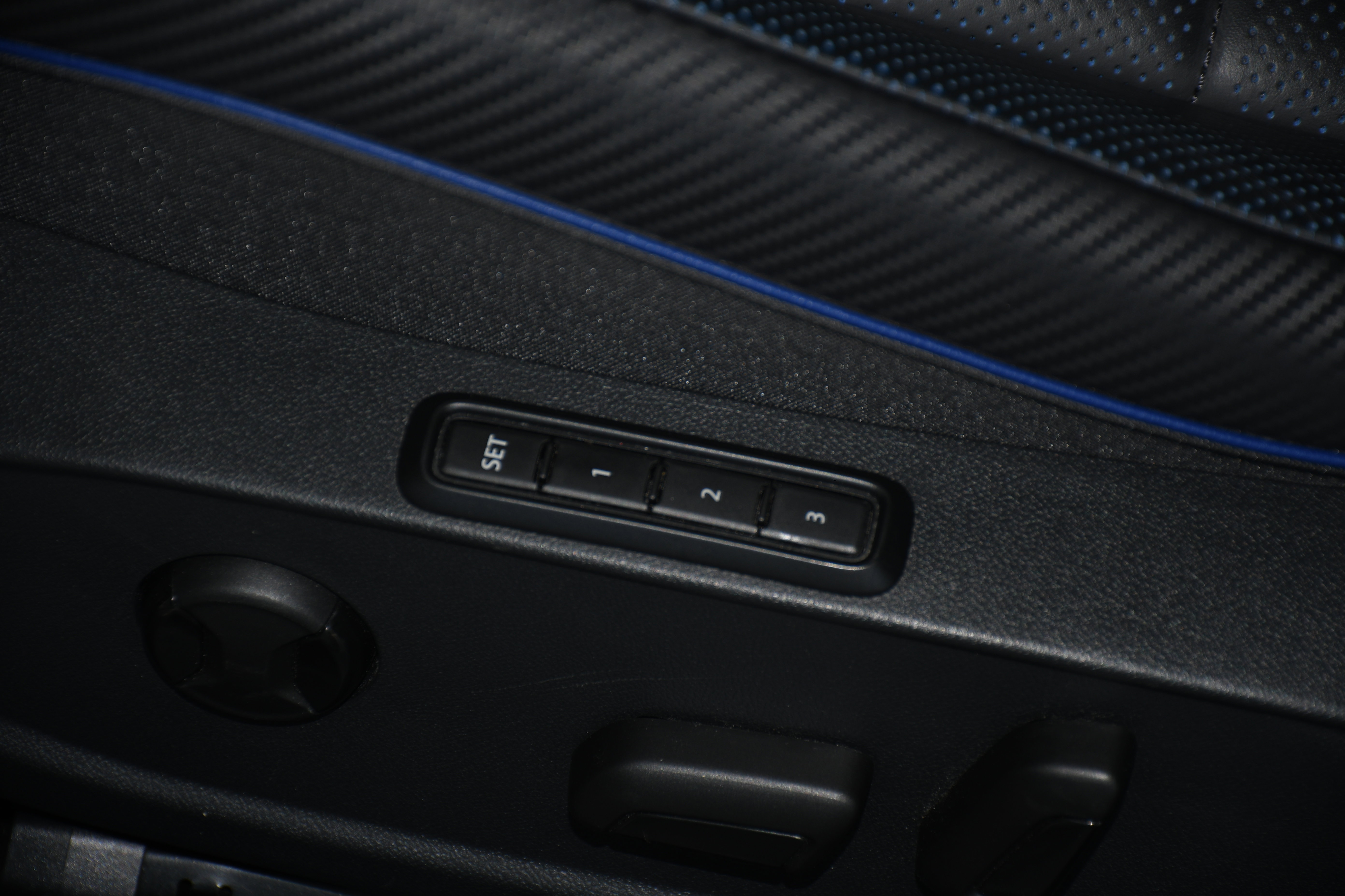 Used 2024 Volkswagen Golf R AWD/4WD image 11