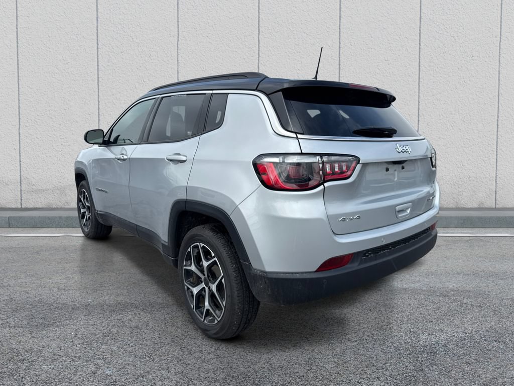 Used 2026 Jeep Compass Limited AWD/4WD image 5