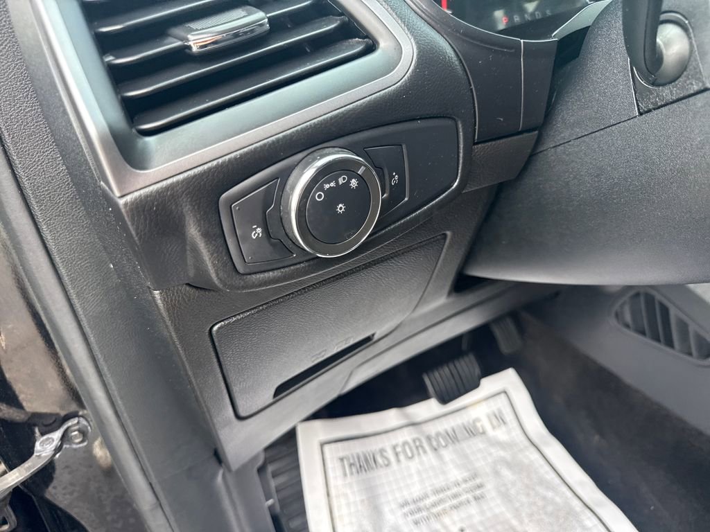 Used 2018 Ford Edge SE FWD image 19