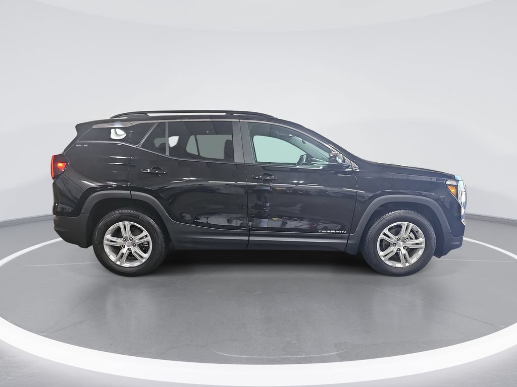 Certified 2024 GMC Terrain SLE w/ Driver Convenience Package FWD image 2
