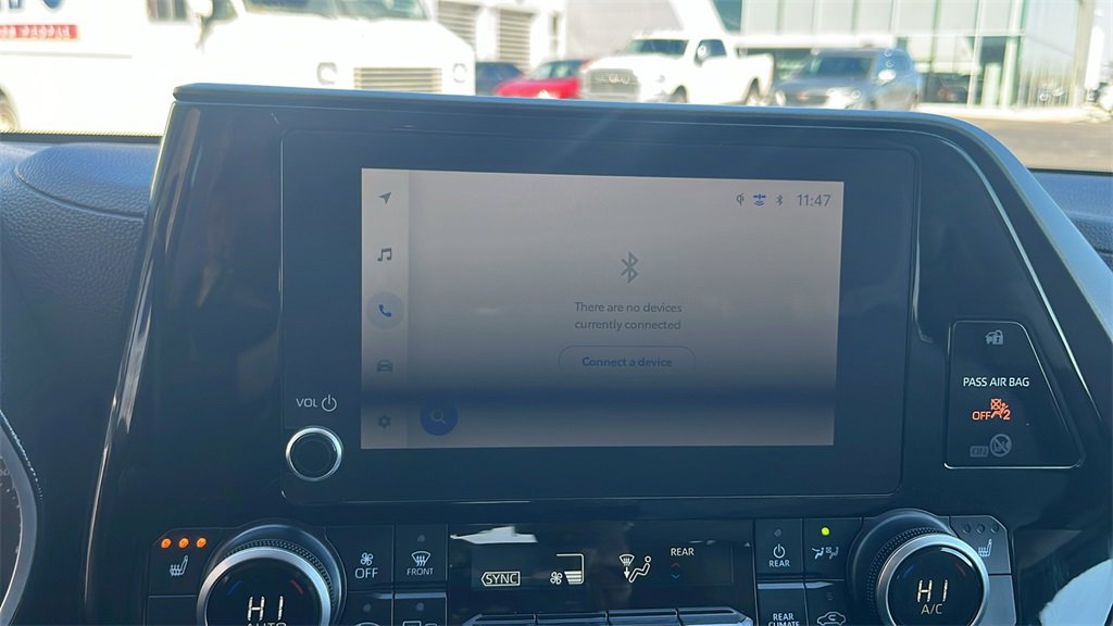 Used 2023 Toyota Highlander XLE image 21