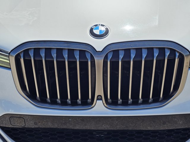 Used 2020 BMW X7 M50i w/ Dynamic Handling Package AWD/4WD image 3
