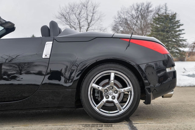 Used 2007 Nissan 350Z Touring RWD image 5