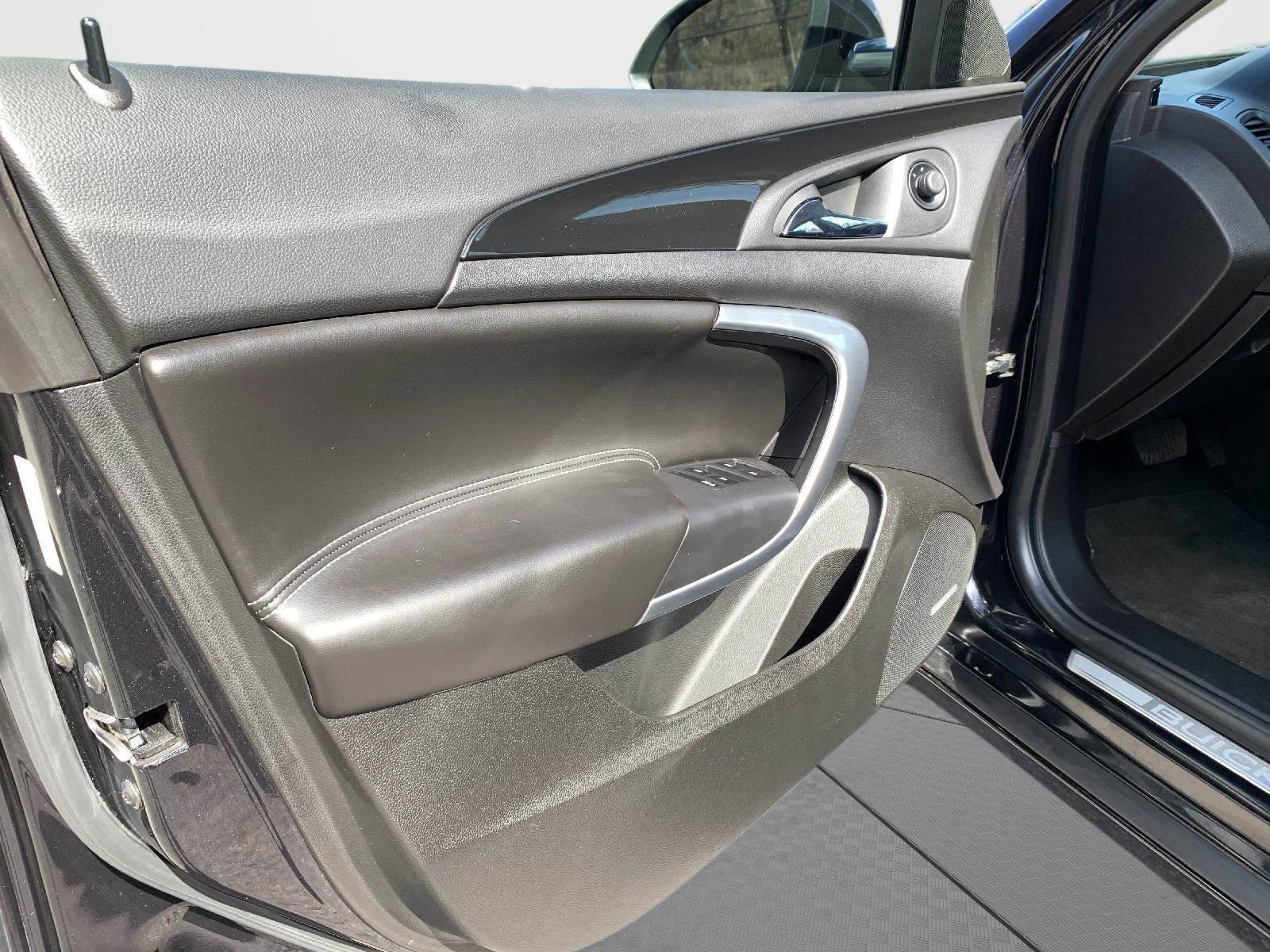 Used 2012 Buick Regal Premium image 11