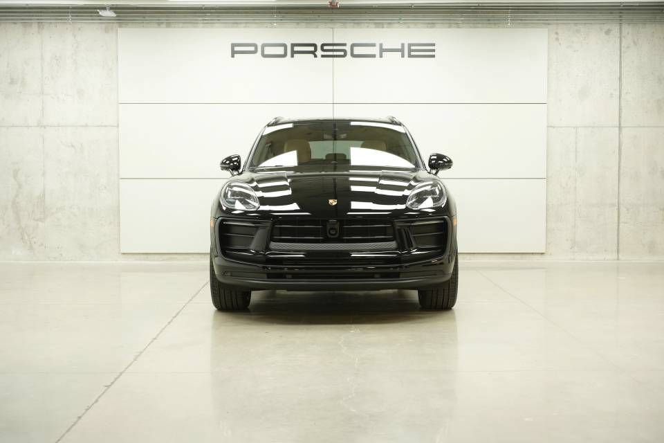 New 2026 Porsche Macan AWD/4WD image 10