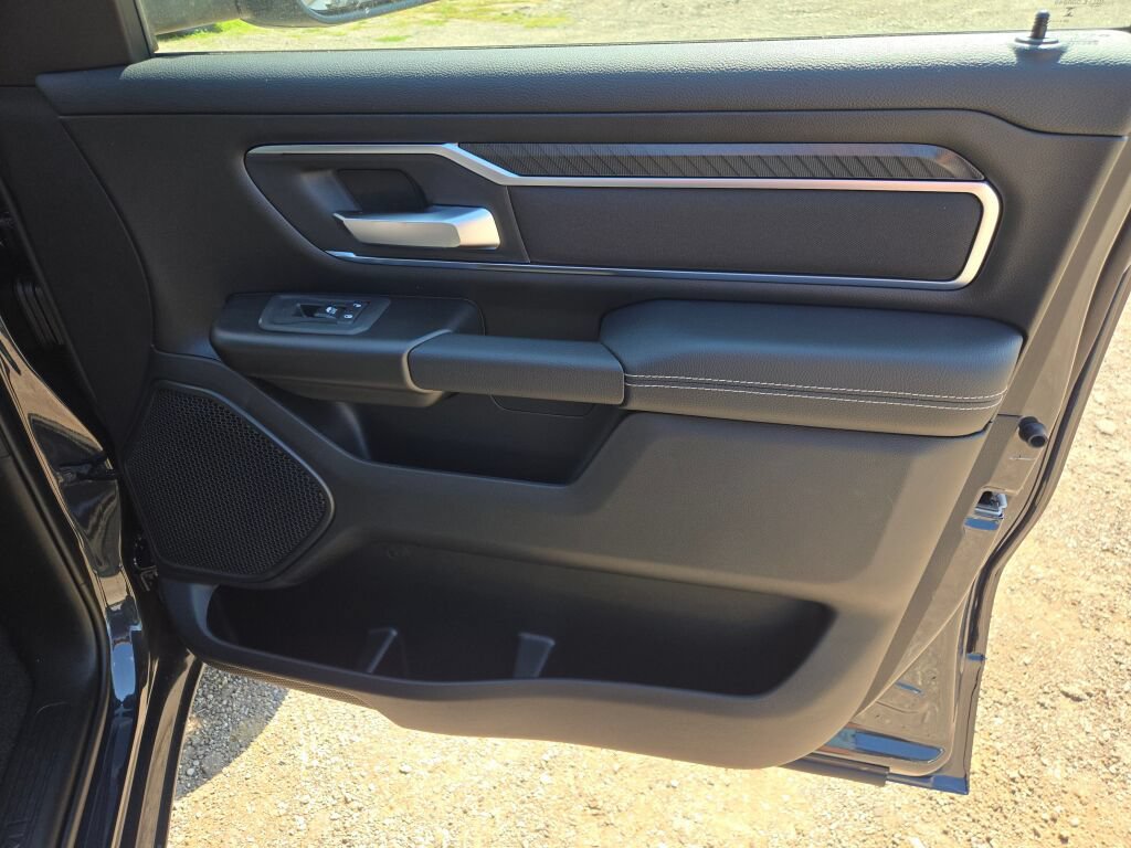 New 2027 RAM 1500 4x4 Crew Cab image 5
