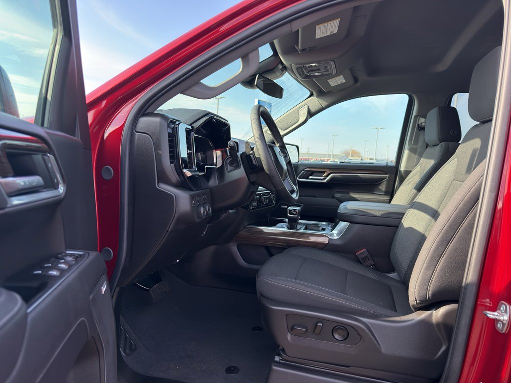 Used 2025 Chevrolet Silverado 1500 RST image 13
